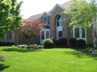 9 Boulder Brook Ct, Belle Mead, NJ 08502