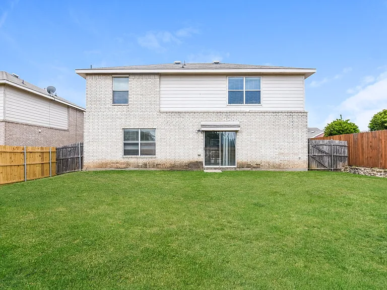 949 Canary Dr — Photo 24