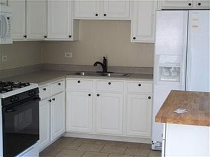 3rd image of 657 Leslie Ln