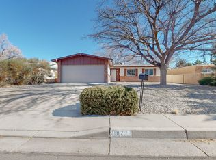 1820 Nakomis Ct NE, Albuquerque, NM 87112
