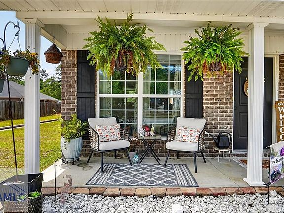 3rd image of 724 Waterlily Ct