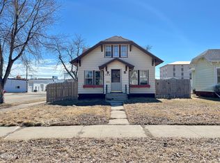 303 3rd St NW, Valley City, ND 58072