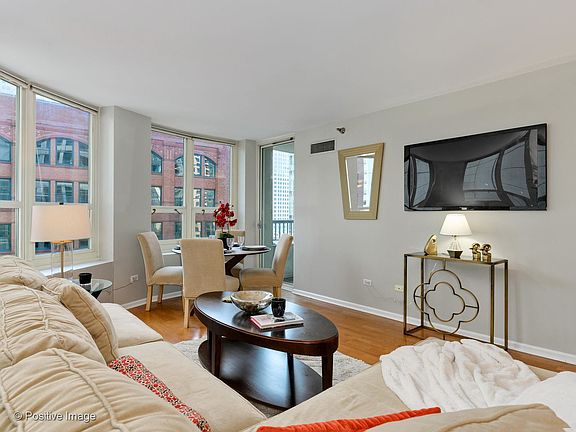 4th image of 345 N Lasalle St #706