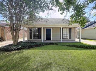 30552 Fairway View Dr, Denham Springs, LA 70726