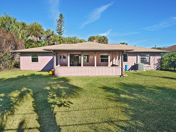4th image of 315 Pelican Dr