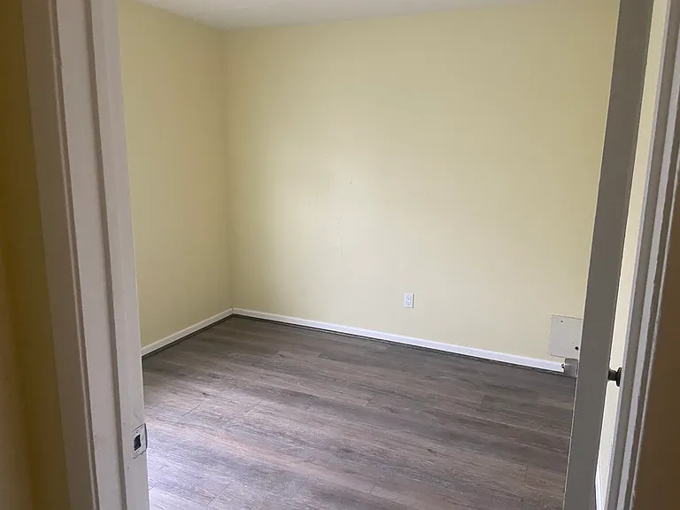 502 Brookford Dr — Photo 4