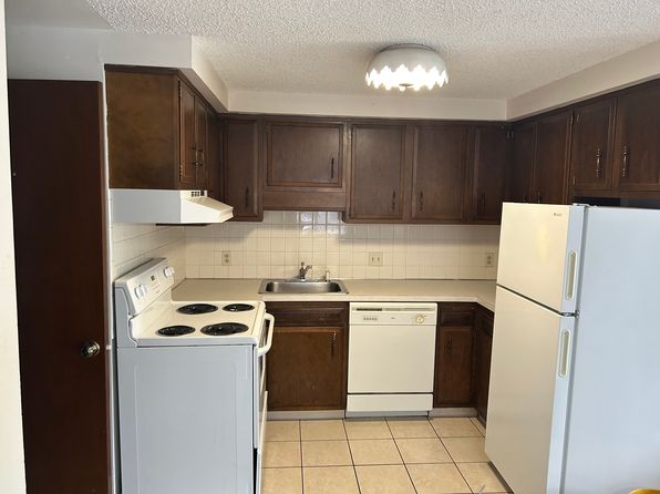 182 Robert Dr