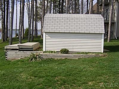 5th image of 1062 Clubhouse Dr