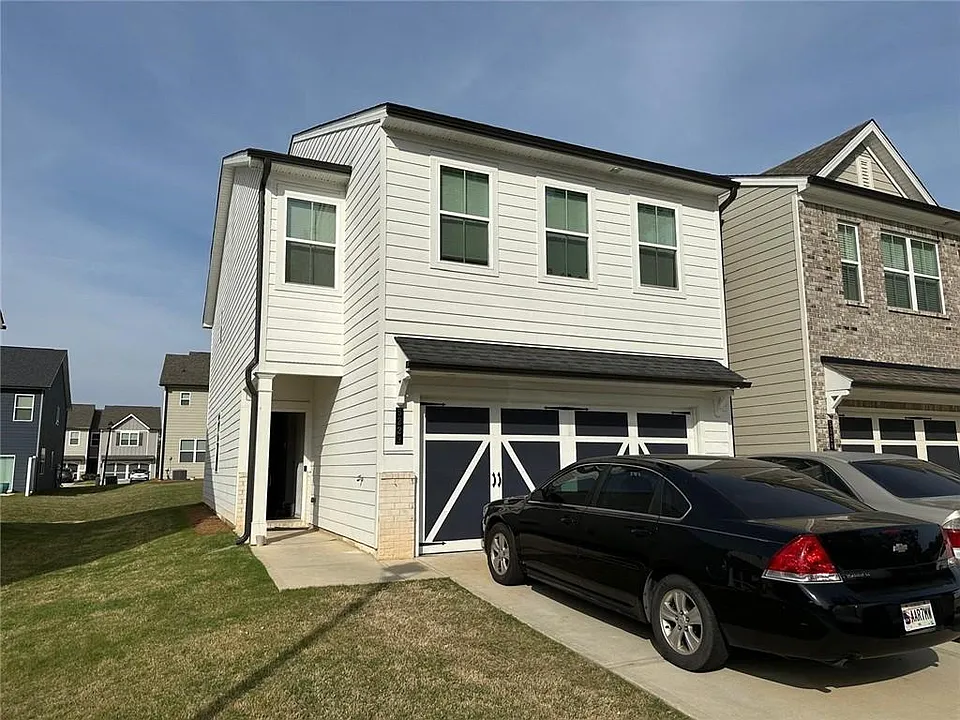 5223 Canberra Dr