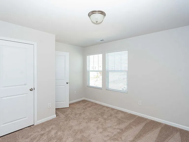 224 Brook Farm Ln — Photo 17