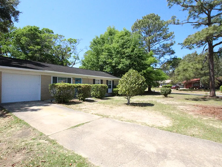 4201 Wycliff Dr — Photo 2