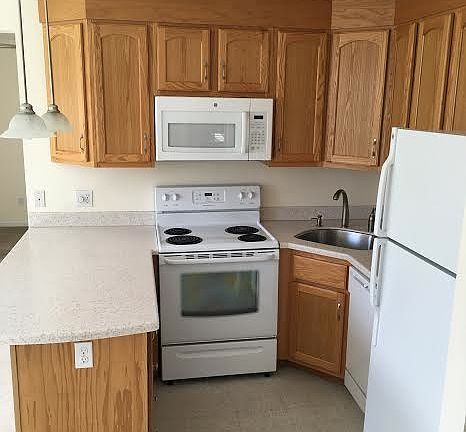 Full kitchen