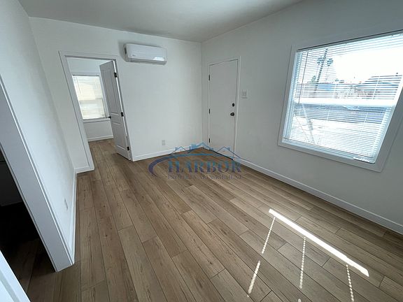 3rd image of 790 W 15th St