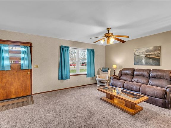 5th image of 1001 Henley St