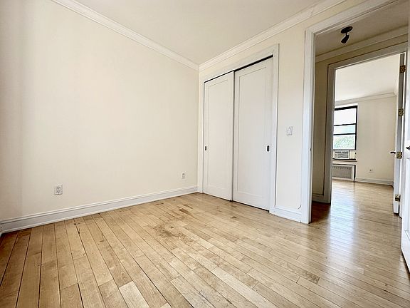 3rd image of 742 Saint Nicholas Ave APT 14