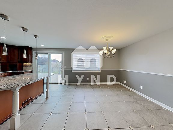 5th image of 15910 NE 42nd St