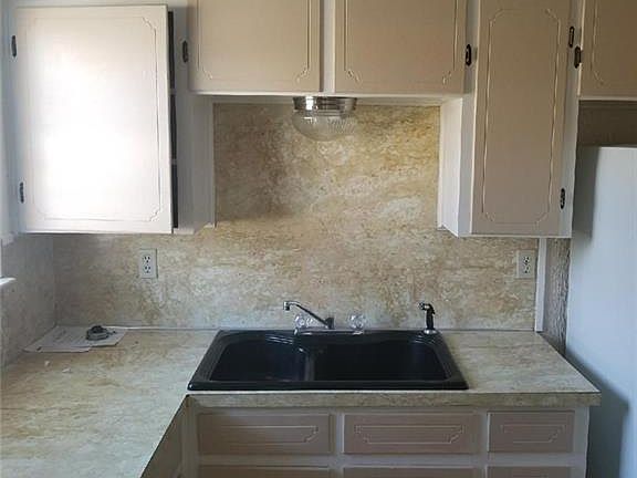 5th image of 703 S 23rd St