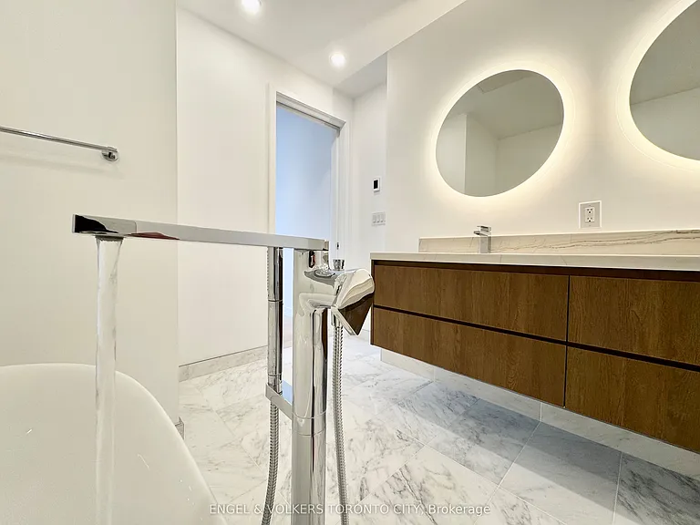 1315 Bay St #1303 — Photo 19