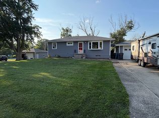 440 South Dr, Mount Zion, IL 62549
