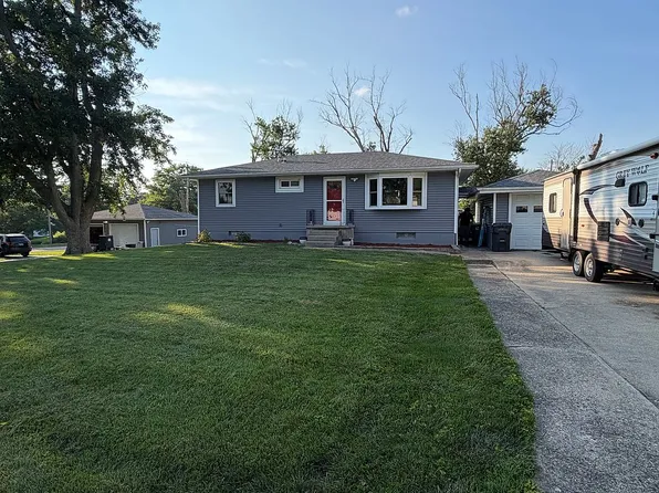 440 South Dr, Mount Zion, IL 62549