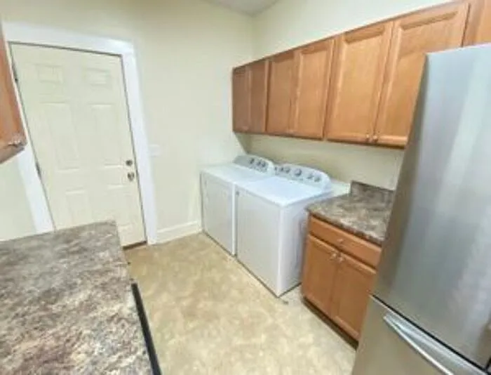 19 Hollywood Ct — Photo 13