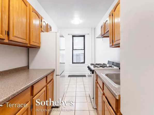 78-14 Austin Street image 7 of 15