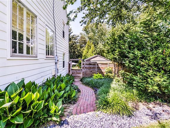 5th image of 2705 Bowles Ln