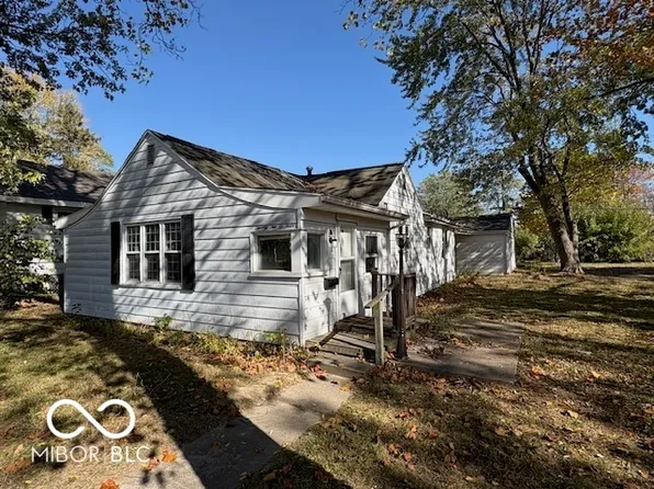 2204 S Waldemere Ave, Muncie, IN 47302