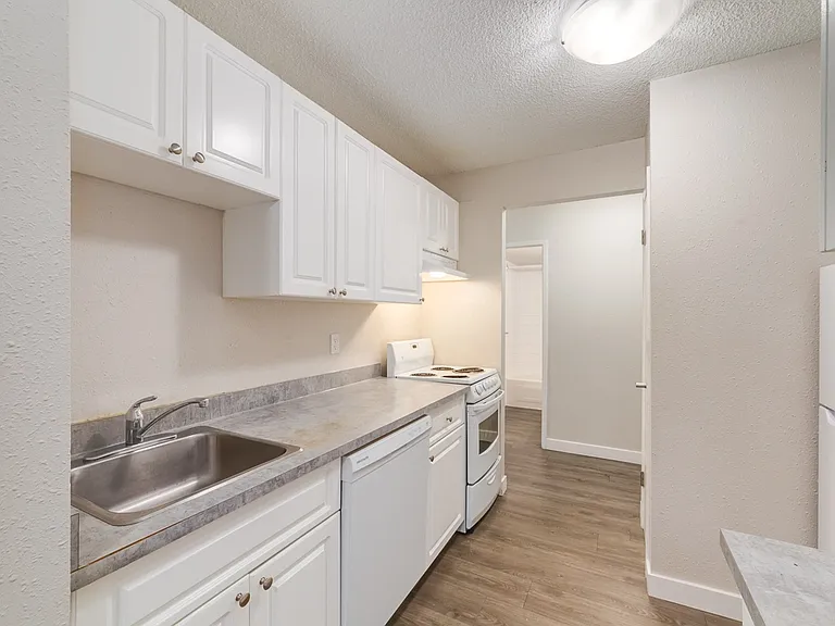 9700 Bonaventure Dr SE — Photo 6