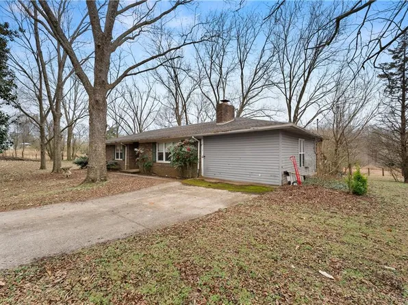 8063 Mud Creek Rd, Alto, GA 30510