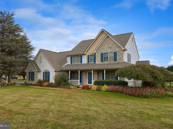5788 Glen Oaks Dr, Narvon, PA 17555