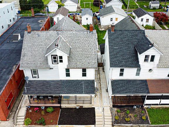 3rd image of 1619 Main St