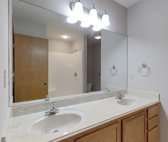 513 N Bristol Ct — Photo 14
