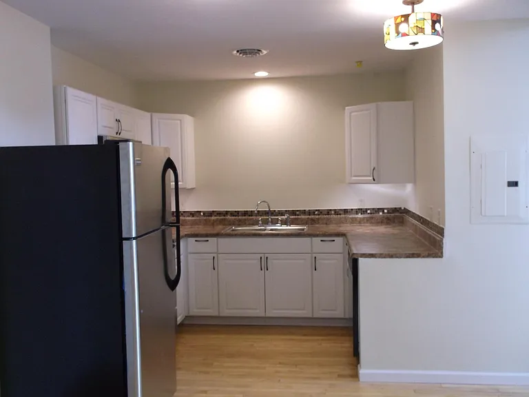 351 Pine St #102 — Photo 2