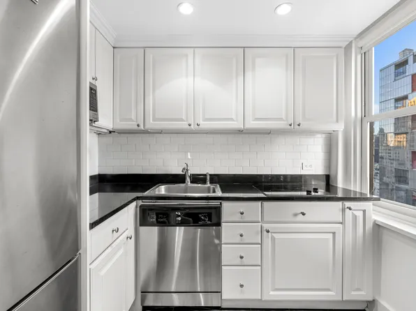 160 Central Park South image 9 of 20