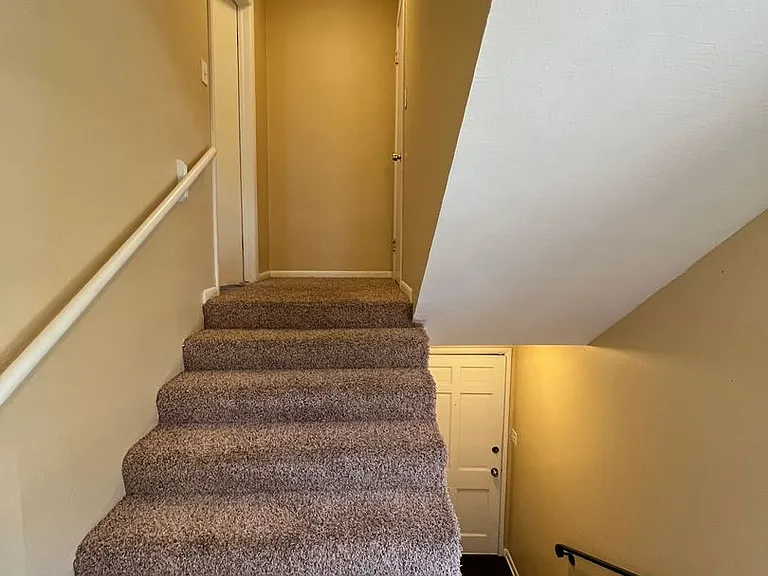 3617 N Drexel — Photo 2