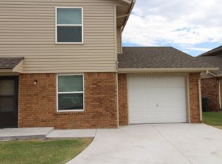 220-222 Skylark Ct, Norman, OK 73069