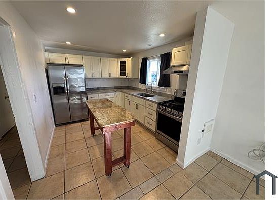 2nd image of 1 Monterey St