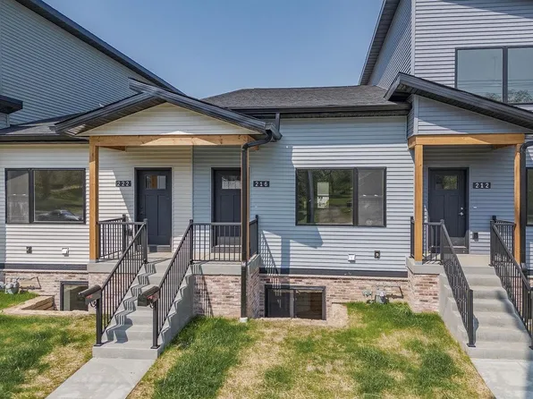 216 South Dewey Avenue, Reedsburg, WI 53959