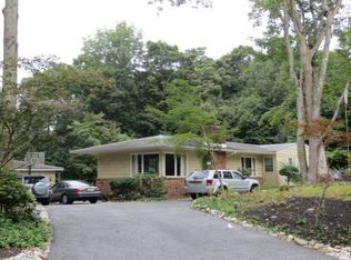 34 Chuckanutt Dr, Oakland, NJ 07436