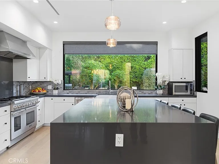 4545 Stern Ave — Photo 6