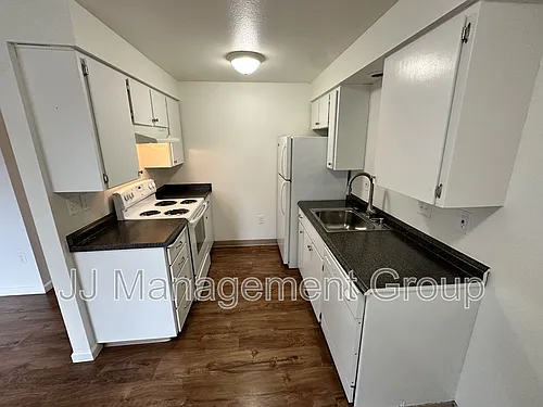 226 E 7th Ave Photo 1