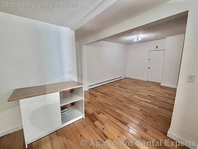 509 Medford St — Photo 10