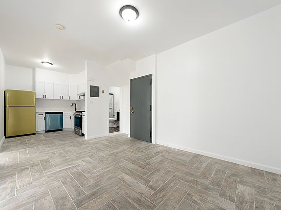 4th image of 1538 Gates Ave APT 2F