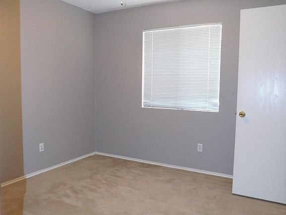 3rd image of 1509 Black Locust Dr