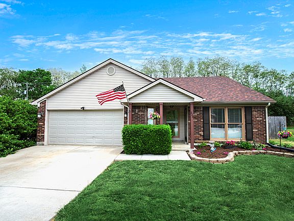 3rd image of 326 Dogwood Ct