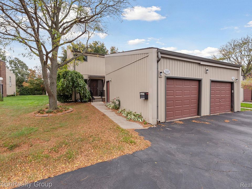1st image of 25085 Woodvale Dr N