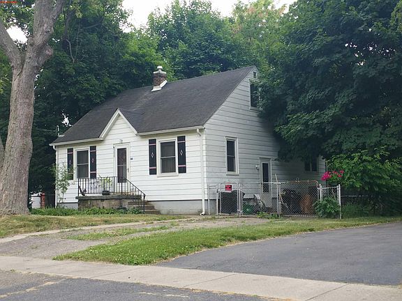 3rd image of 3036 Caroline St