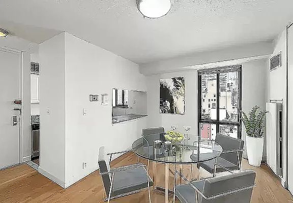 2nd image of 360 E 57th St APT 4A