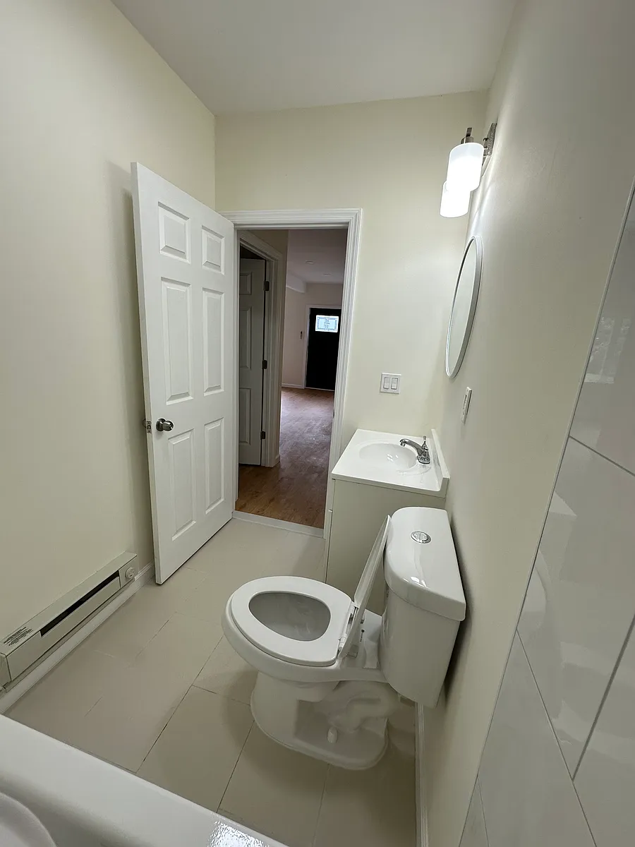 Building Photo - 92 Bloomfield Ave #1